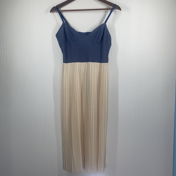 Pink Martini - Soft Chambray and Cream  Pleated MIDI Dress Size Medium - Picture 2 of 11